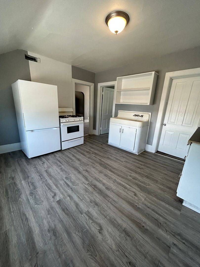 Apartment for rent at 802 Terrace Ave, Marinette, WI 54143
