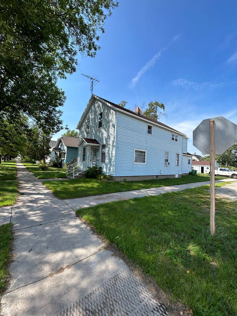 Apartment for rent at 802 Terrace Ave, Marinette, WI 54143