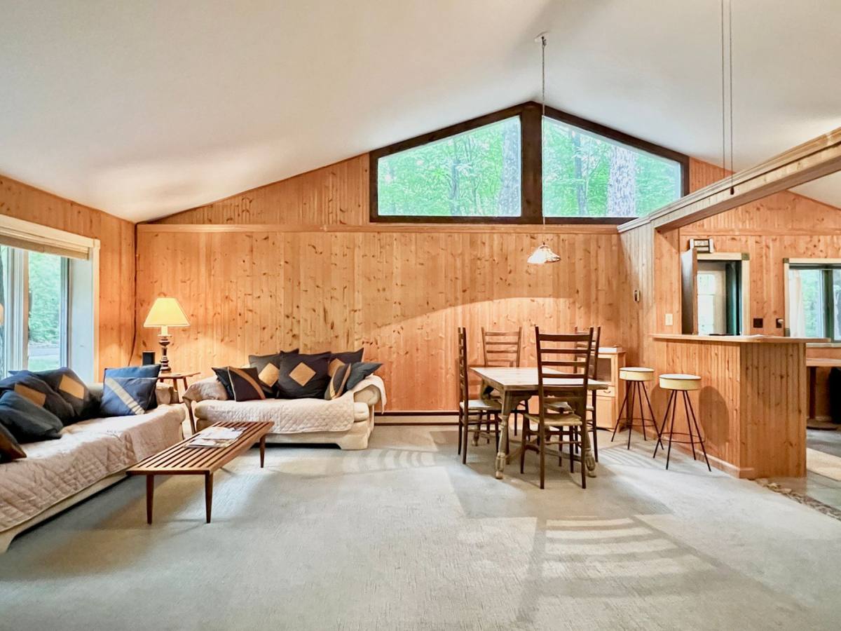 House for rent at 8904 Park Lane, Interlochen, MI 49643