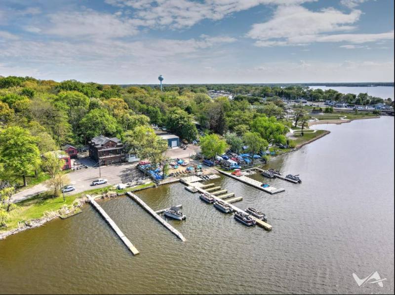 Apartment for rent at 115 Nippersink Blvd #201, Fox Lake, IL 60020