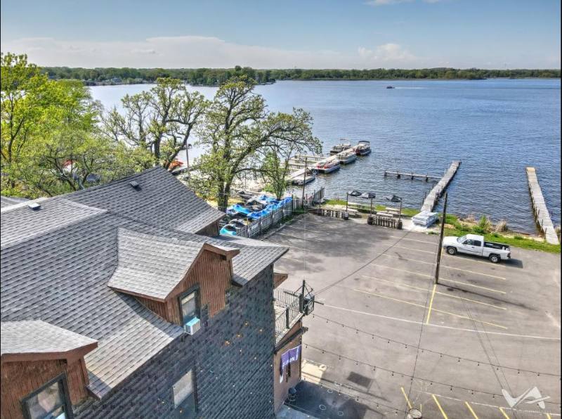 Apartment for rent at 117 Nippersink Blvd #401, Fox Lake, IL 60020