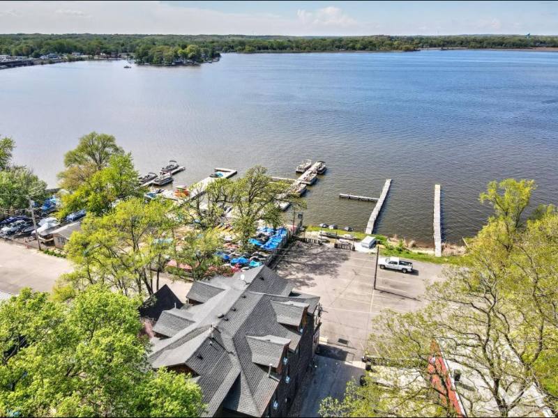Apartment for rent at 117 Nippersink Blvd #405, Fox Lake, IL 60020