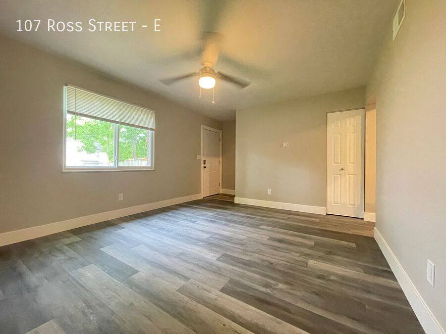 Townhouse for rent at 107 Ross St E, Delaware, OH 43015