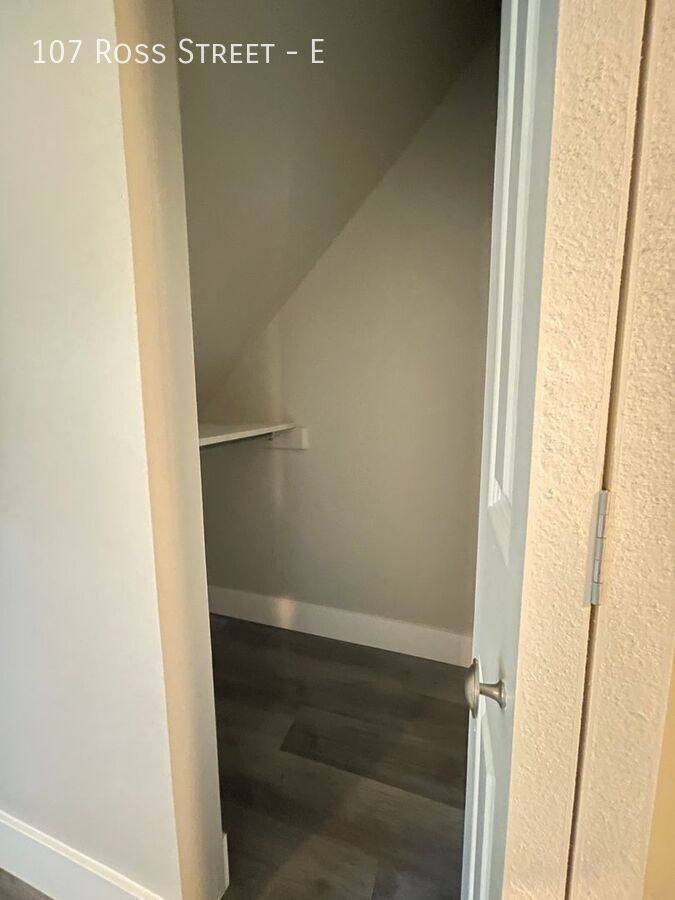 Townhouse for rent at 107 Ross St E, Delaware, OH 43015