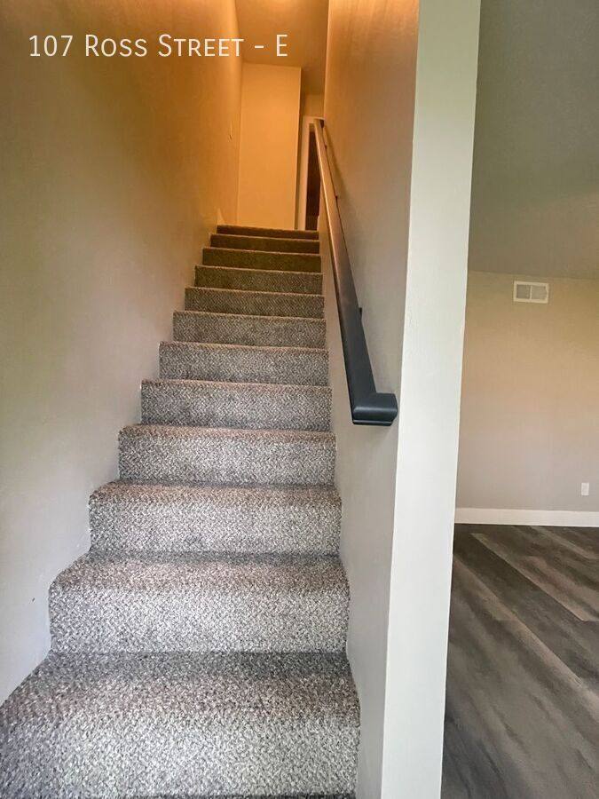 Townhouse for rent at 107 Ross St E, Delaware, OH 43015