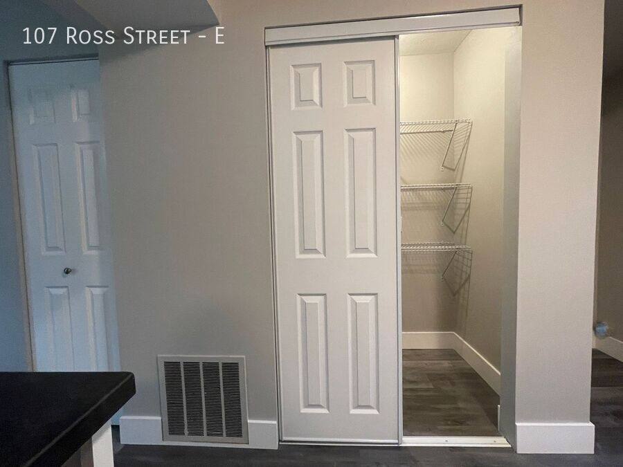 Townhouse for rent at 107 Ross St E, Delaware, OH 43015