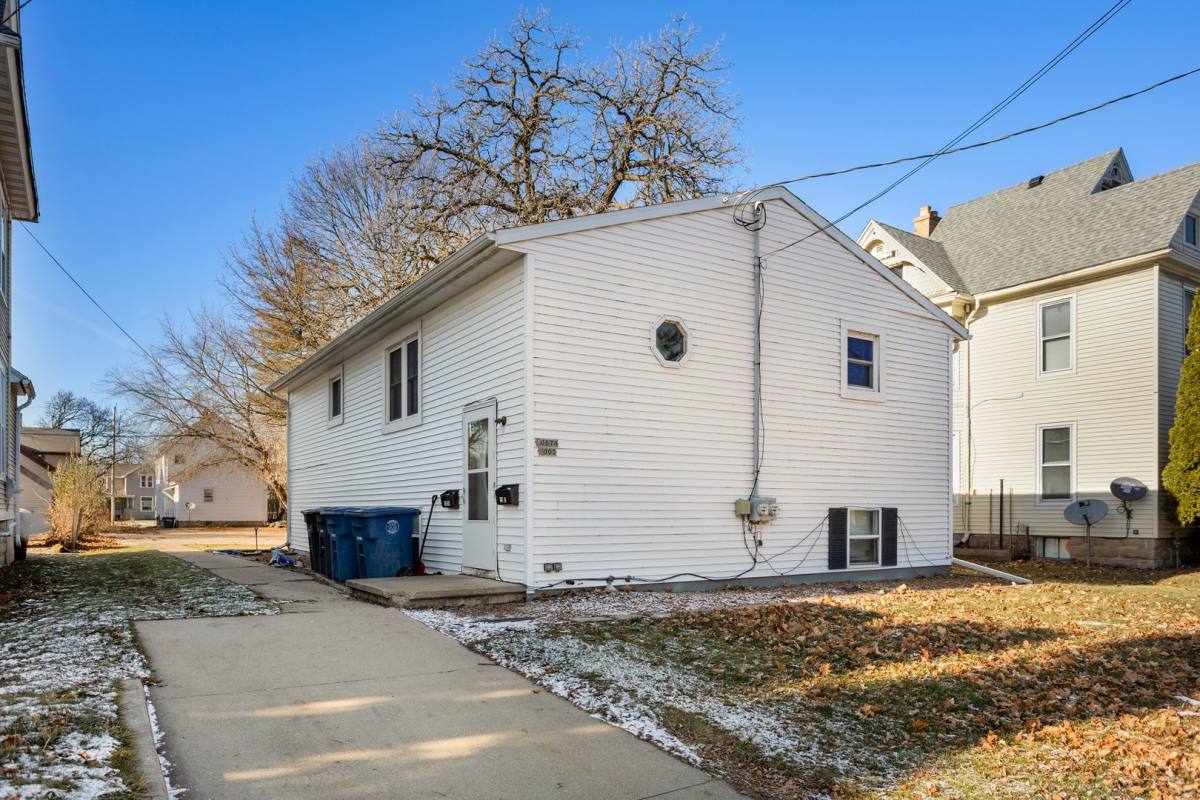 Apartment for rent at 1007 S Jackson St, Oshkosh, WI 54901