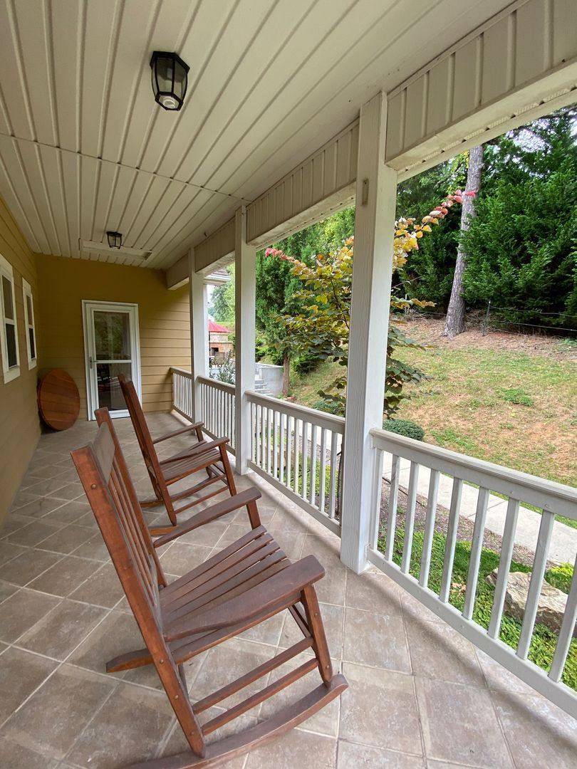 House for rent at 170 S Willow Brook Dr, Asheville, NC 28806