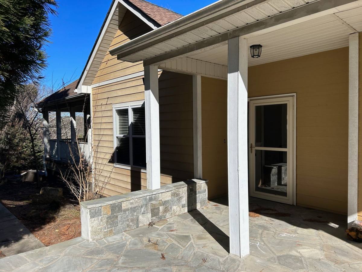 House for rent at 170 S Willow Brook Dr, Asheville, NC 28806