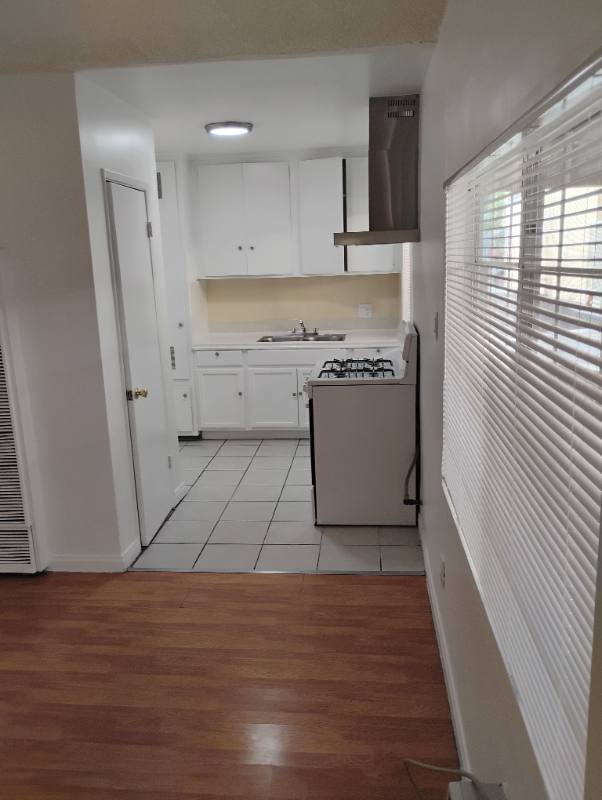 Apartment for rent at 14129 Vanowen St #9, Van Nuys, CA 91405