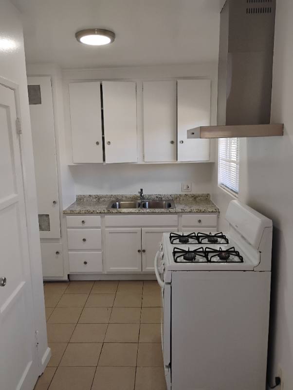 Apartment for rent at 14129 Vanowen St #19, Van Nuys, CA 91405