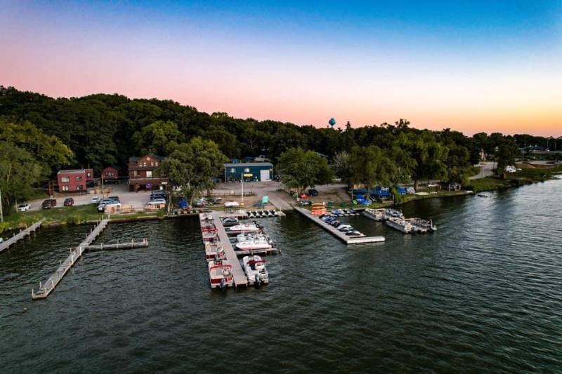 Apartment for rent at 115 Nippersink Blvd #205, Fox Lake, IL 60020