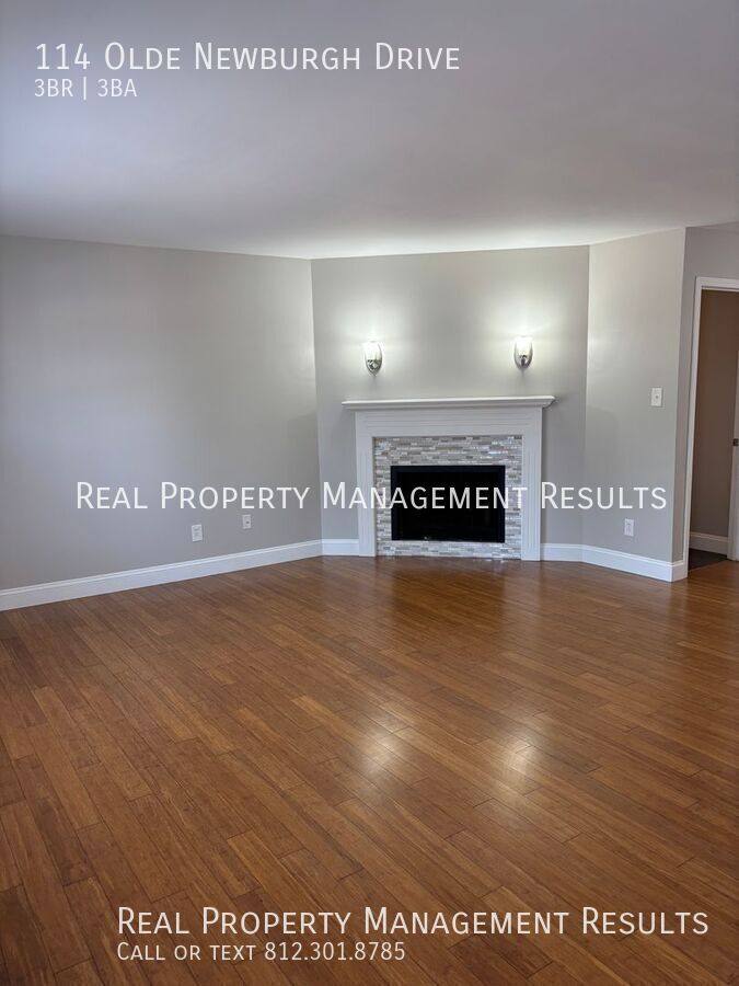 Townhouse for rent at 114 Olde Newburgh Dr, Newburgh, IN 47630