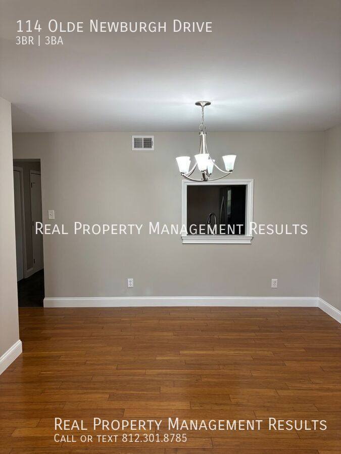 Townhouse for rent at 114 Olde Newburgh Dr, Newburgh, IN 47630