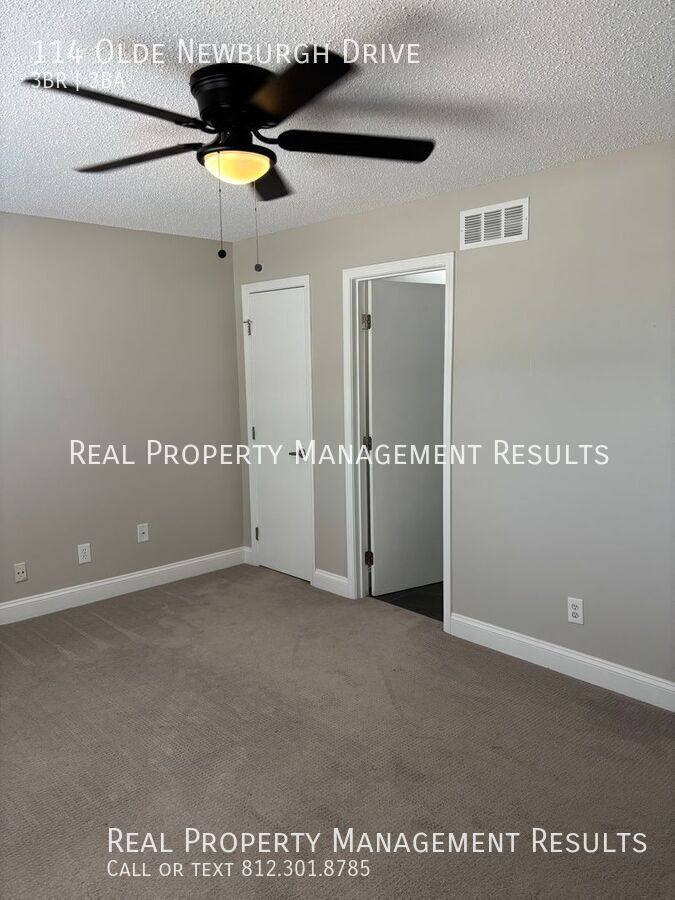 Townhouse for rent at 114 Olde Newburgh Dr, Newburgh, IN 47630