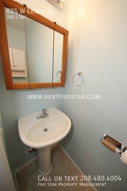 Townhouse for rent at 625 W Lewis St, Pocatello, ID 83204