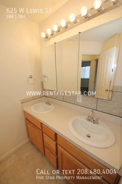 Townhouse for rent at 625 W Lewis St, Pocatello, ID 83204