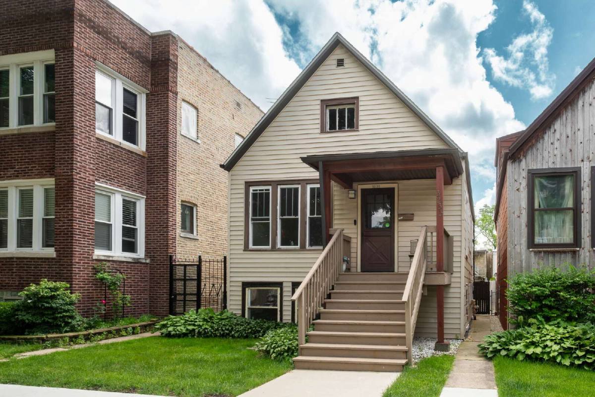 House for rent at 3233 W Berteau Ave, Chicago, IL 60618