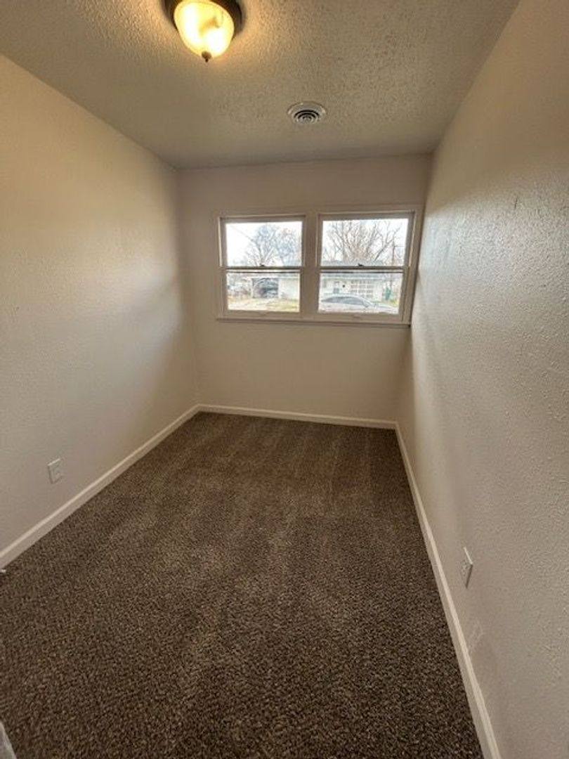 House for rent at 6 Delores Dr, East Saint Louis, IL 62206
