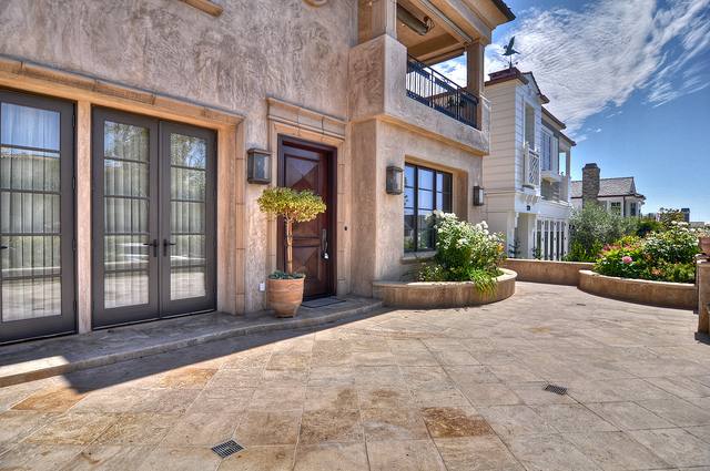 House for rent at 222 Iris Ave, Corona Del Mar, CA 92625