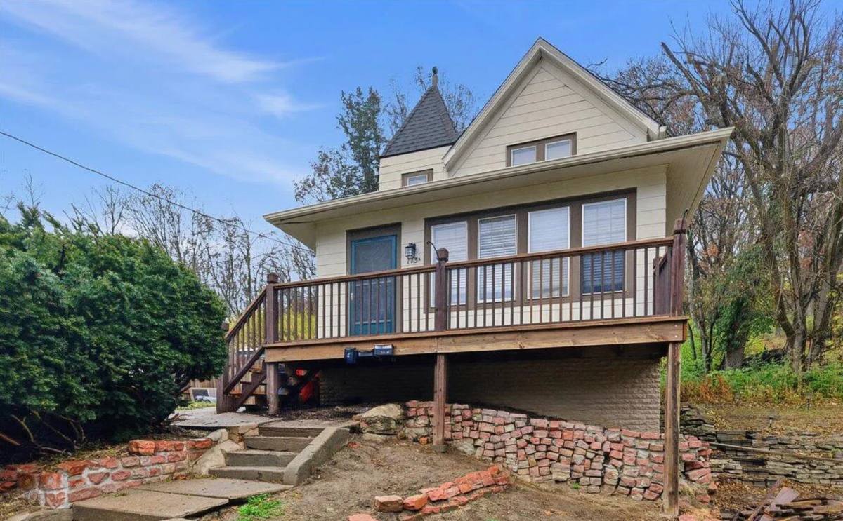 Apartment for rent at 713 Madison Ave, Council Bluffs, IA 51503