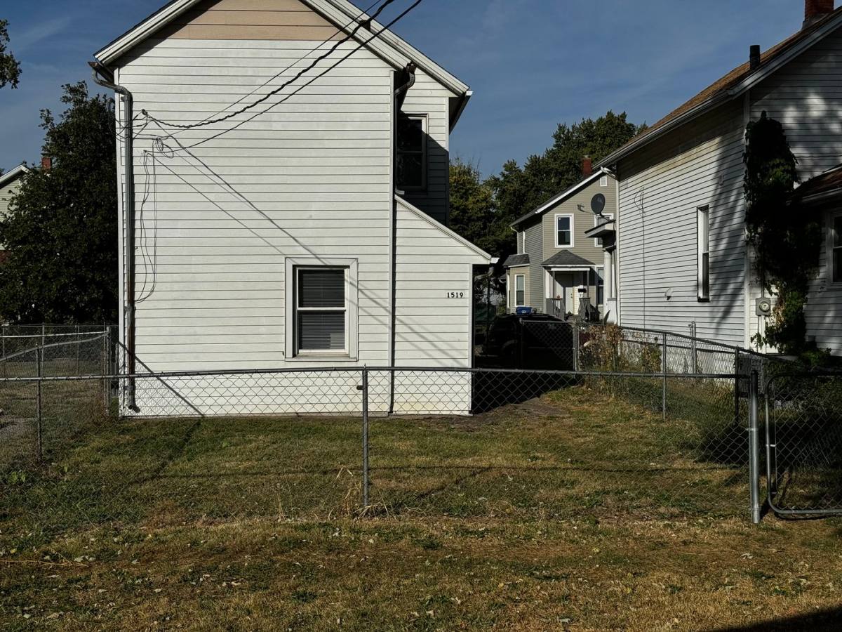 House for rent at 1519 N Ripley St, Davenport, IA 52803
