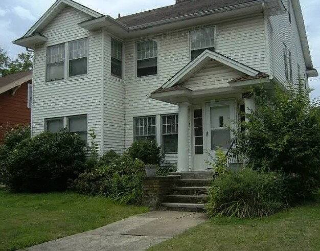 Apartment for rent at 1462 Maple Rd #1 Down Left, Cleveland, OH 44121