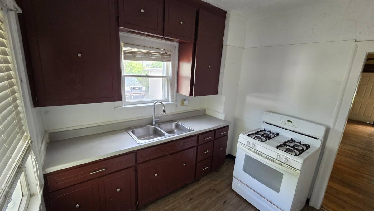 Apartment for rent at 1462 Maple Rd #1 Down Left, Cleveland, OH 44121