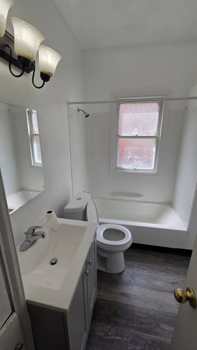 Apartment for rent at 1462 Maple Rd #1 Down Left, Cleveland, OH 44121