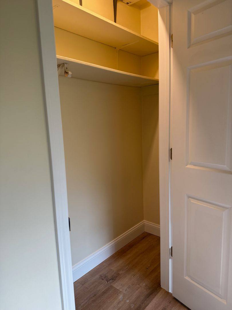 Apartment for rent at 747-751 Aurora Ave, Aurora, IL 60505