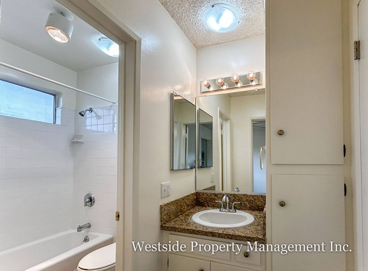 Apartment for rent at 1755 Purdue Ave #303, Los Angeles, CA 90025