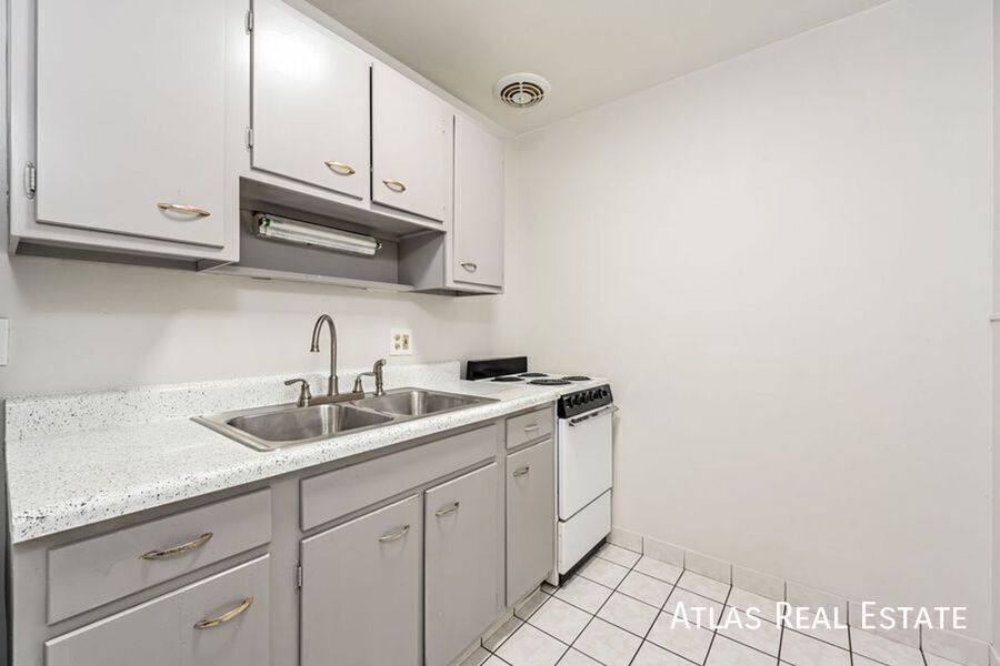 Apartment for rent at 510 N Dayton St #10, Aurora, CO 80010