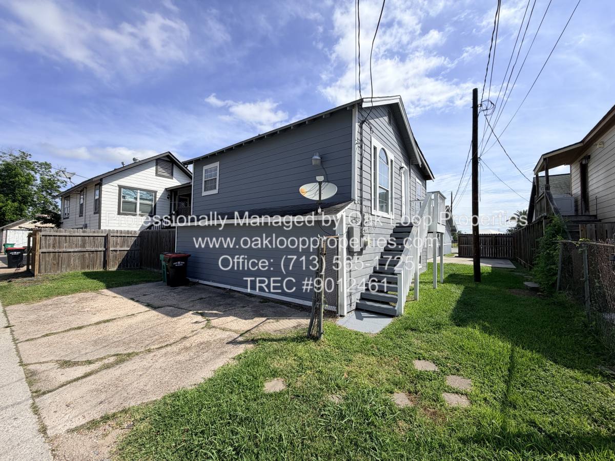 House for rent at 2811 1 2 Market St #B, Baytown, TX 77520
