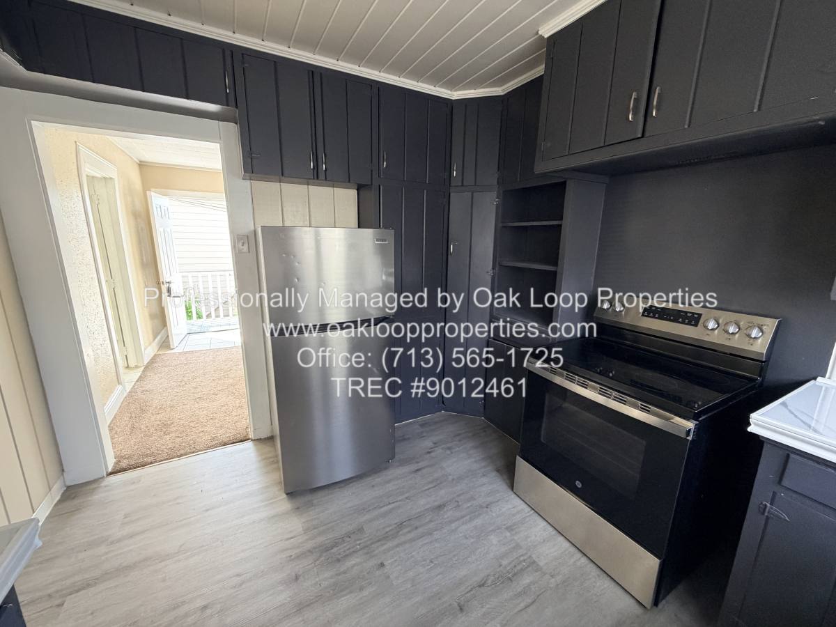 House for rent at 2811 1 2 Market St #B, Baytown, TX 77520