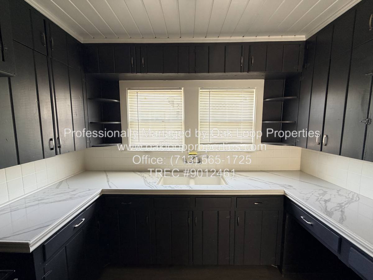 House for rent at 2811 1 2 Market St #B, Baytown, TX 77520