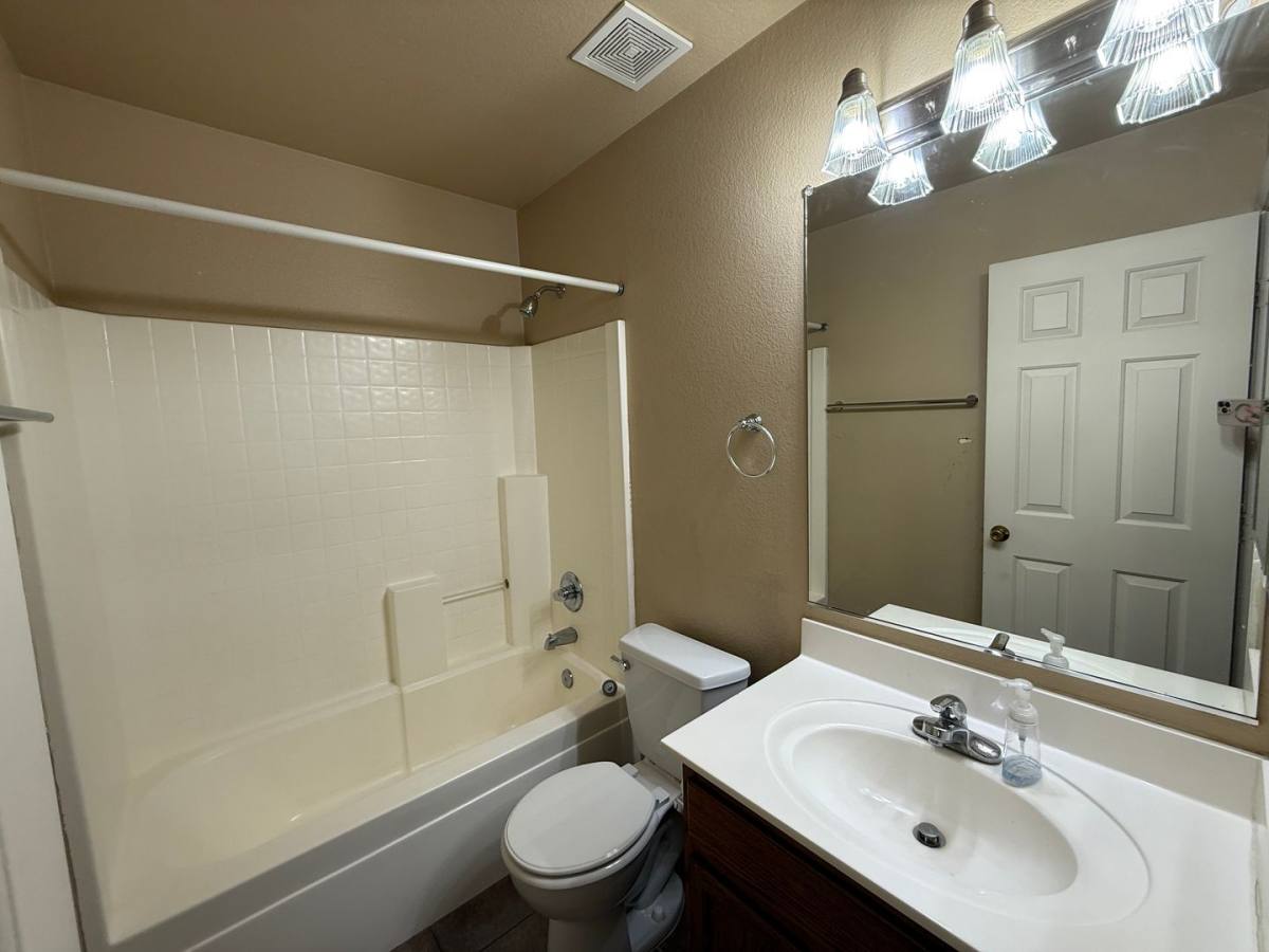 House for rent at 1106 E Gwen St, Phoenix, AZ 85042
