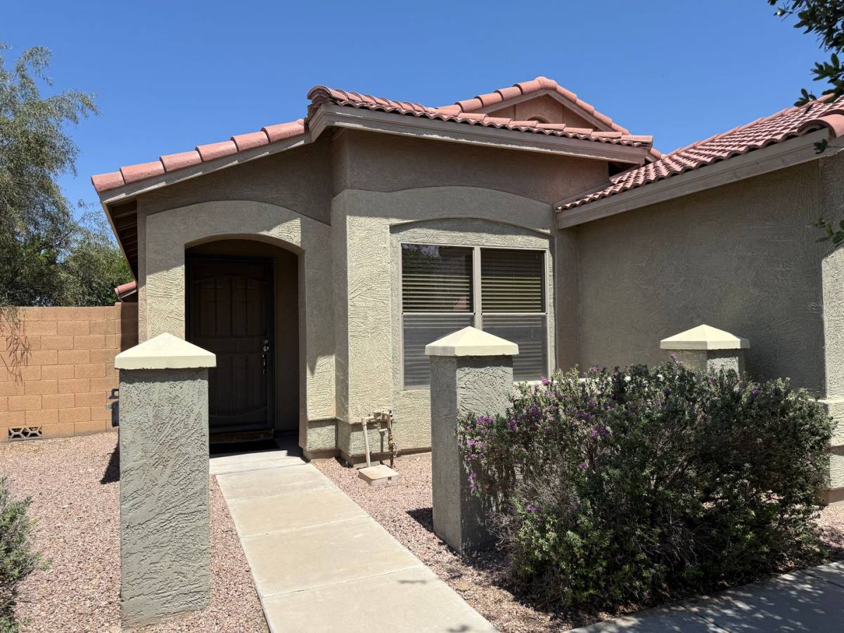 House for rent at 1106 E Gwen St, Phoenix, AZ 85042