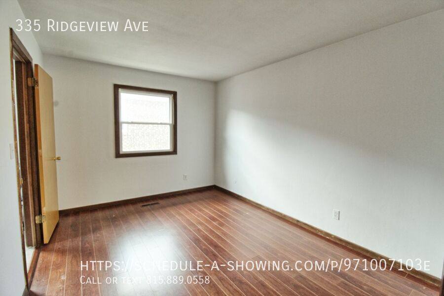Apartment for rent at 335 Ridgeview Ave, Rockford, IL 61107