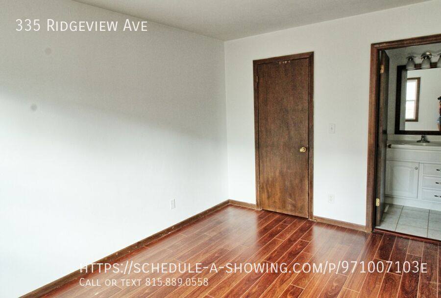 Apartment for rent at 335 Ridgeview Ave, Rockford, IL 61107