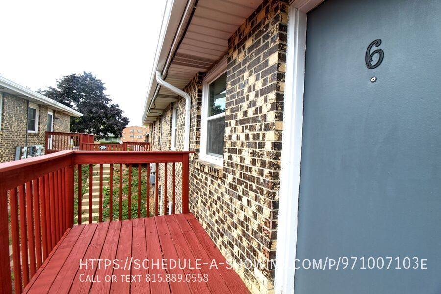 Apartment for rent at 335 Ridgeview Ave, Rockford, IL 61107