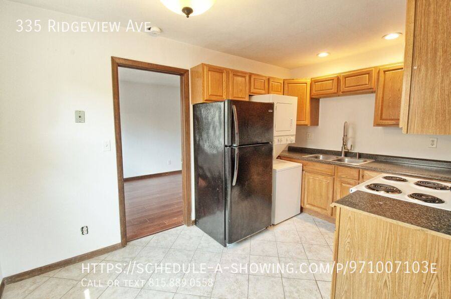 Apartment for rent at 335 Ridgeview Ave, Rockford, IL 61107