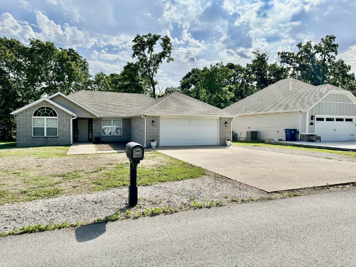 House for rent at 6 Roessler Lane, Bella Vista, AR 72715