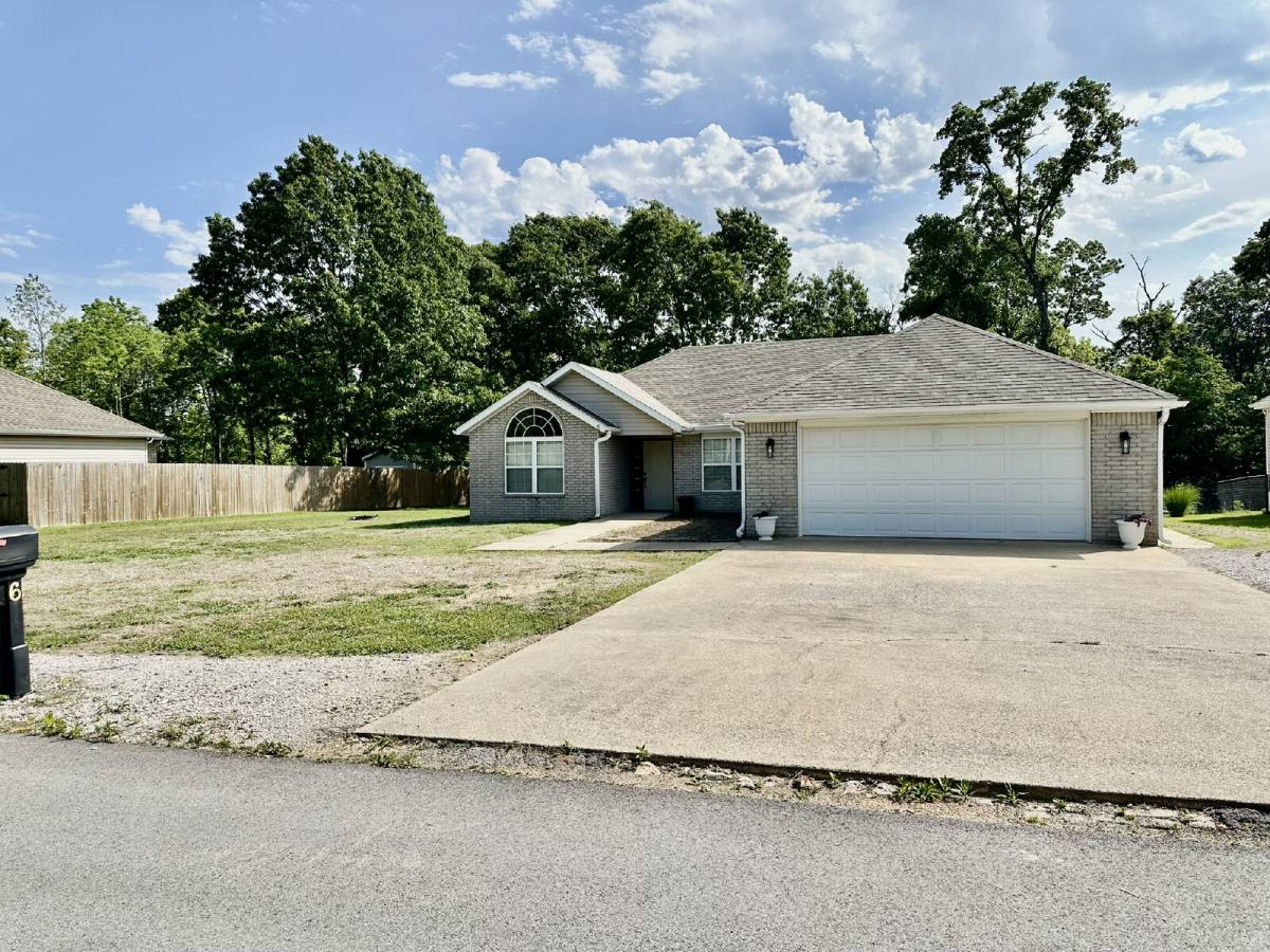 House for rent at 6 Roessler Lane, Bella Vista, AR 72715