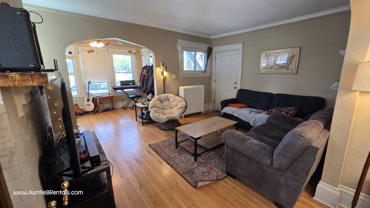 Apartment for rent at 3141 Aldrich Ave S, Minneapolis, MN 55408