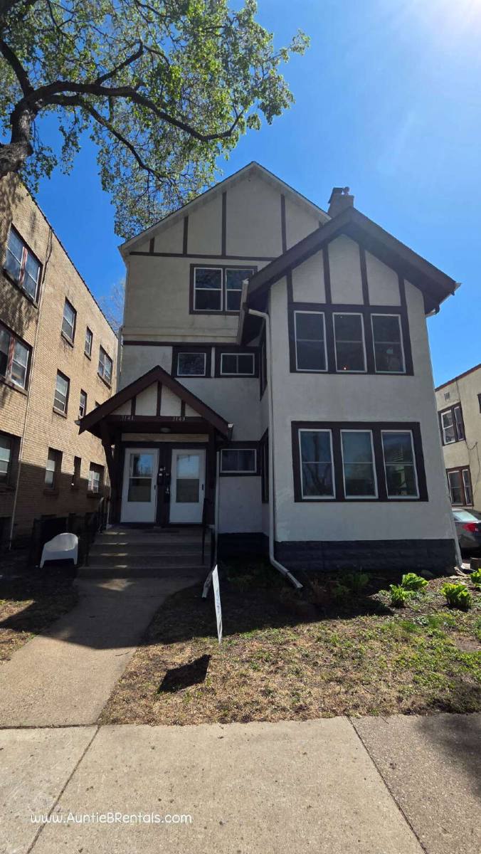 Apartment for rent at 3141 Aldrich Ave S, Minneapolis, MN 55408