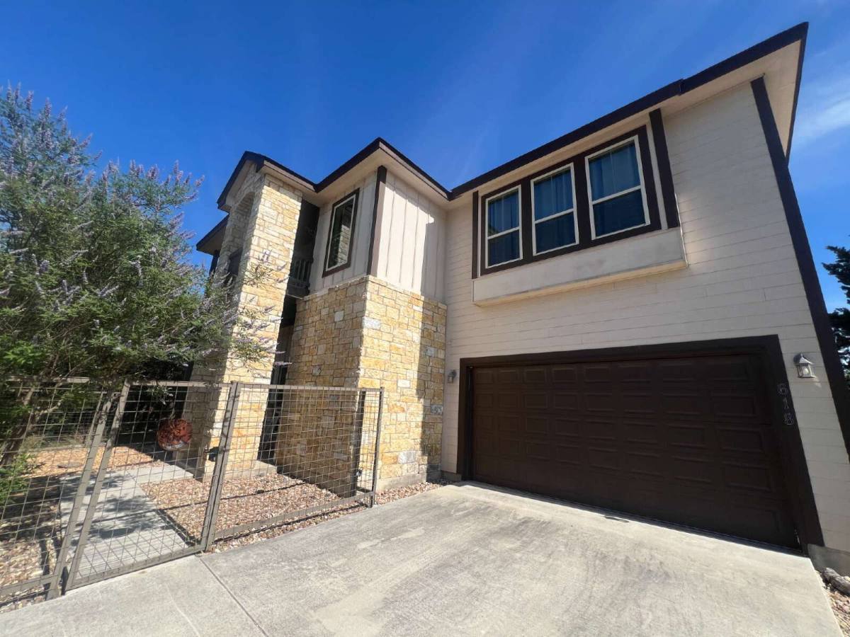 House for rent at 618 Wagon Wheel Dr, Canyon Lake, TX 78133