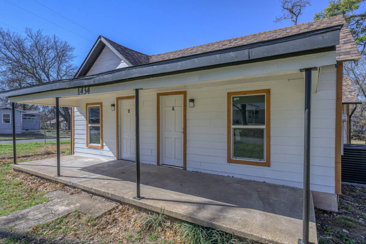 Apartment for rent at 1434 S Rusk St, Sherman, TX 75090