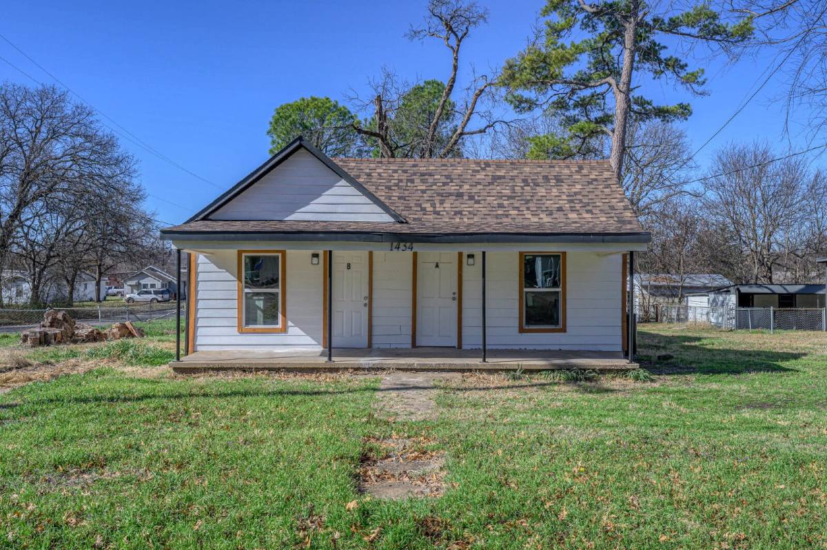 Apartment for rent at 1434 S Rusk St, Sherman, TX 75090
