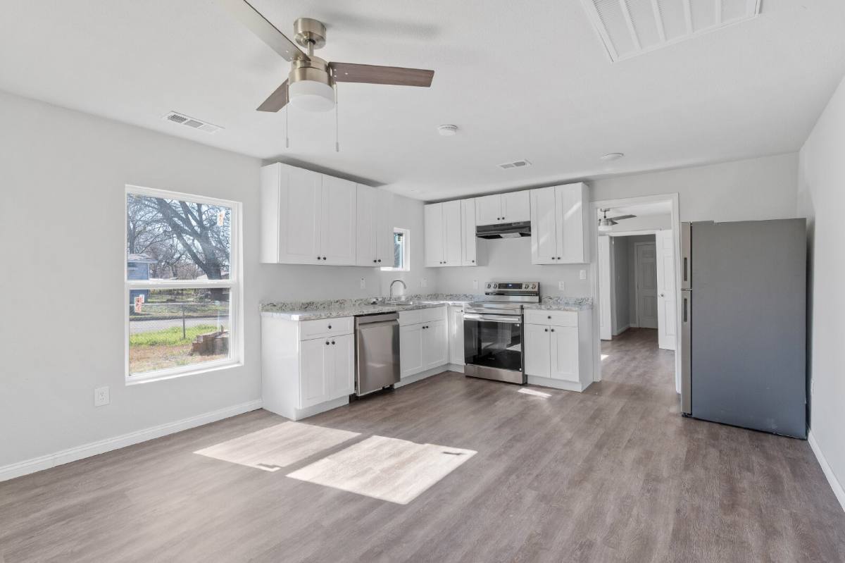 Apartment for rent at 1434 S Rusk St, Sherman, TX 75090
