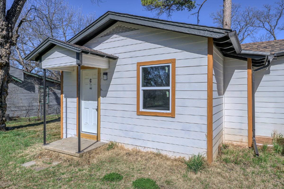 Apartment for rent at 1434 S Rusk St, Sherman, TX 75090